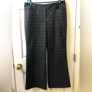 The Limited gray plaid pants with three buttons | Women’s Size 14 (no tag)